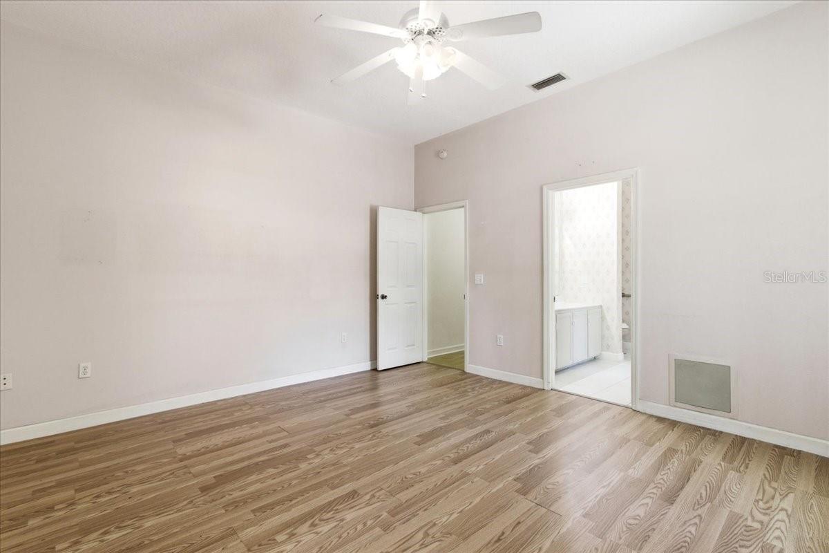 Image 10 of 22 For 31325 Prestwick Avenue