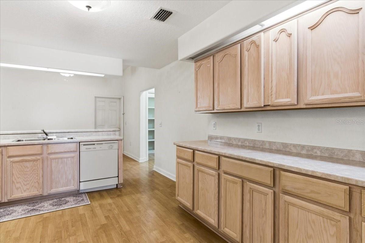 Image 4 of 22 For 31325 Prestwick Avenue