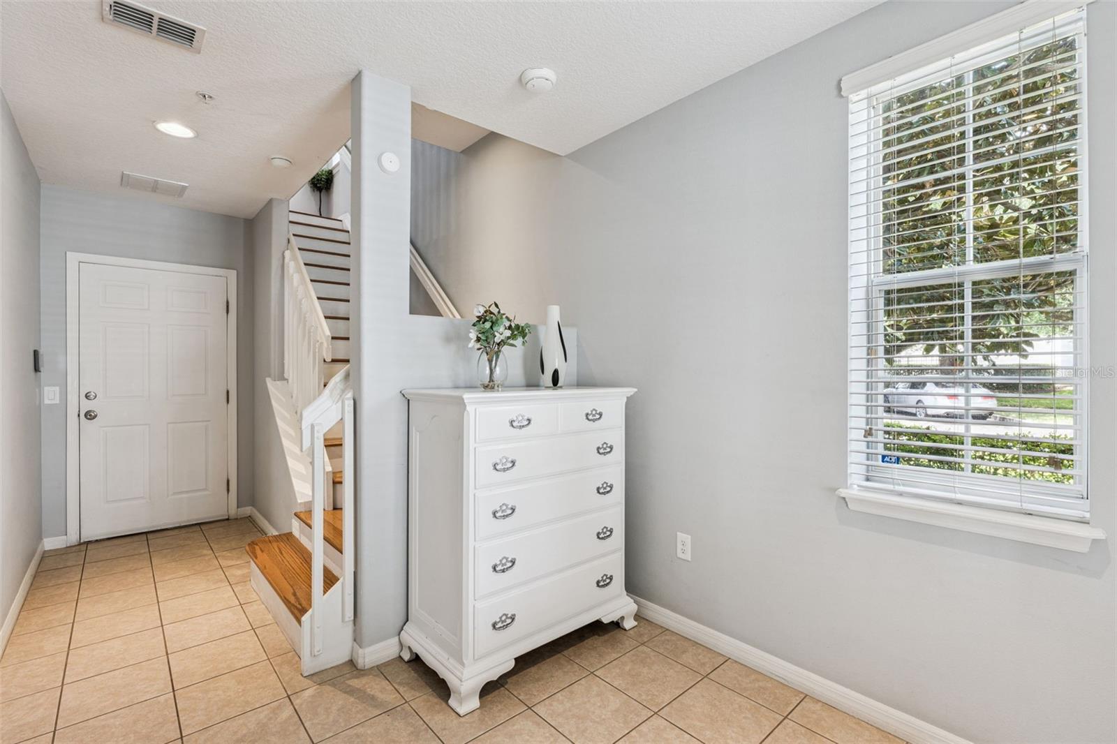 Image 5 of 38 For 1894 Prospect Avenue