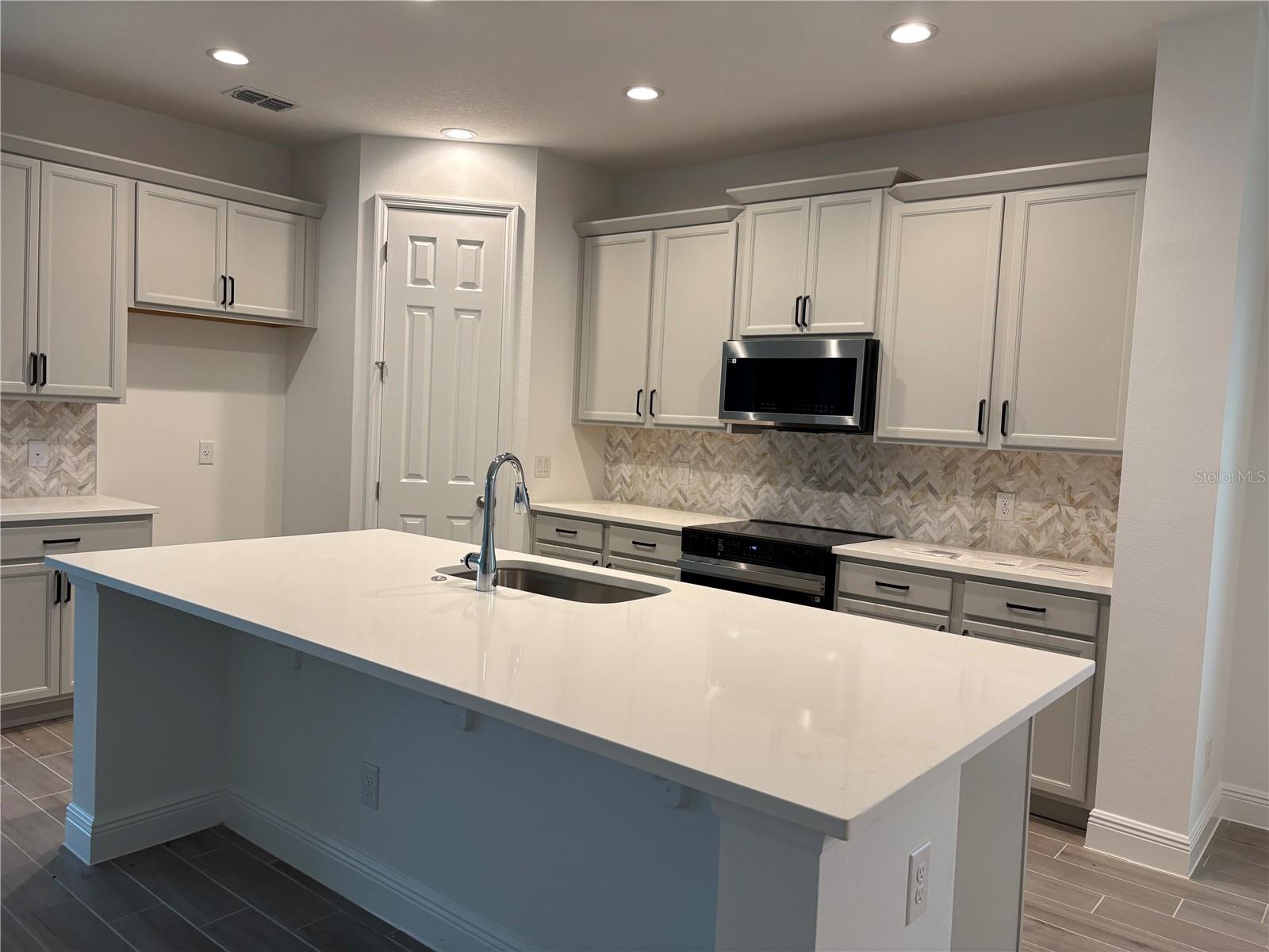 Image 3 of 21 For 7264 Rolling Leaf Road