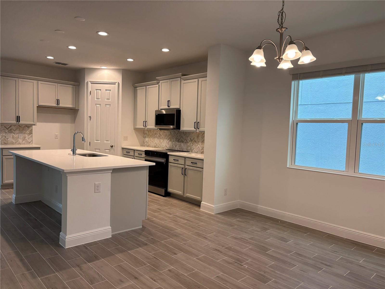 Image 5 of 21 For 7264 Rolling Leaf Road