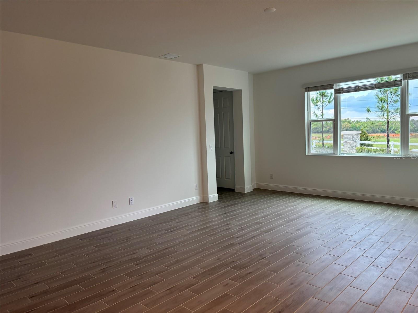 Image 6 of 21 For 7264 Rolling Leaf Road