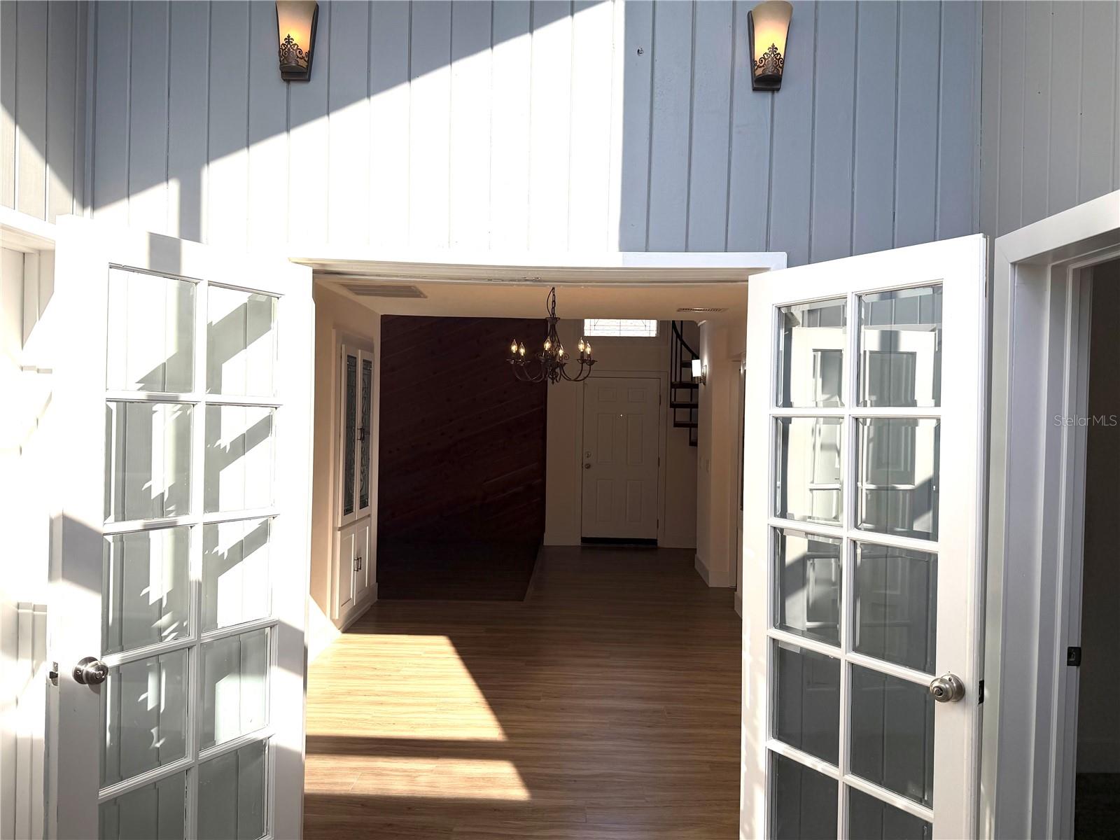 Image 10 of 32 For 4046 Golfside Drive 3