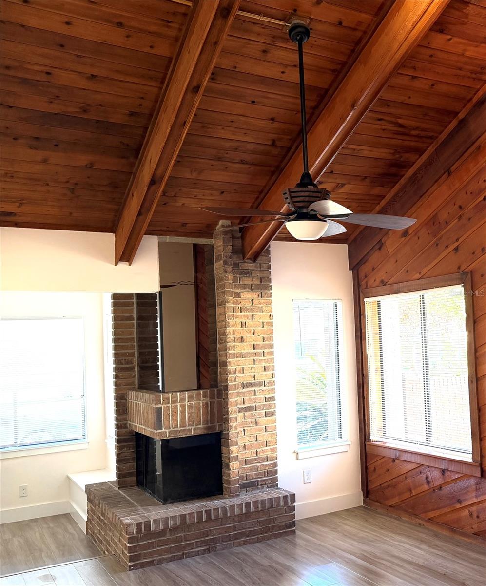 Image 11 of 32 For 4046 Golfside Drive 3