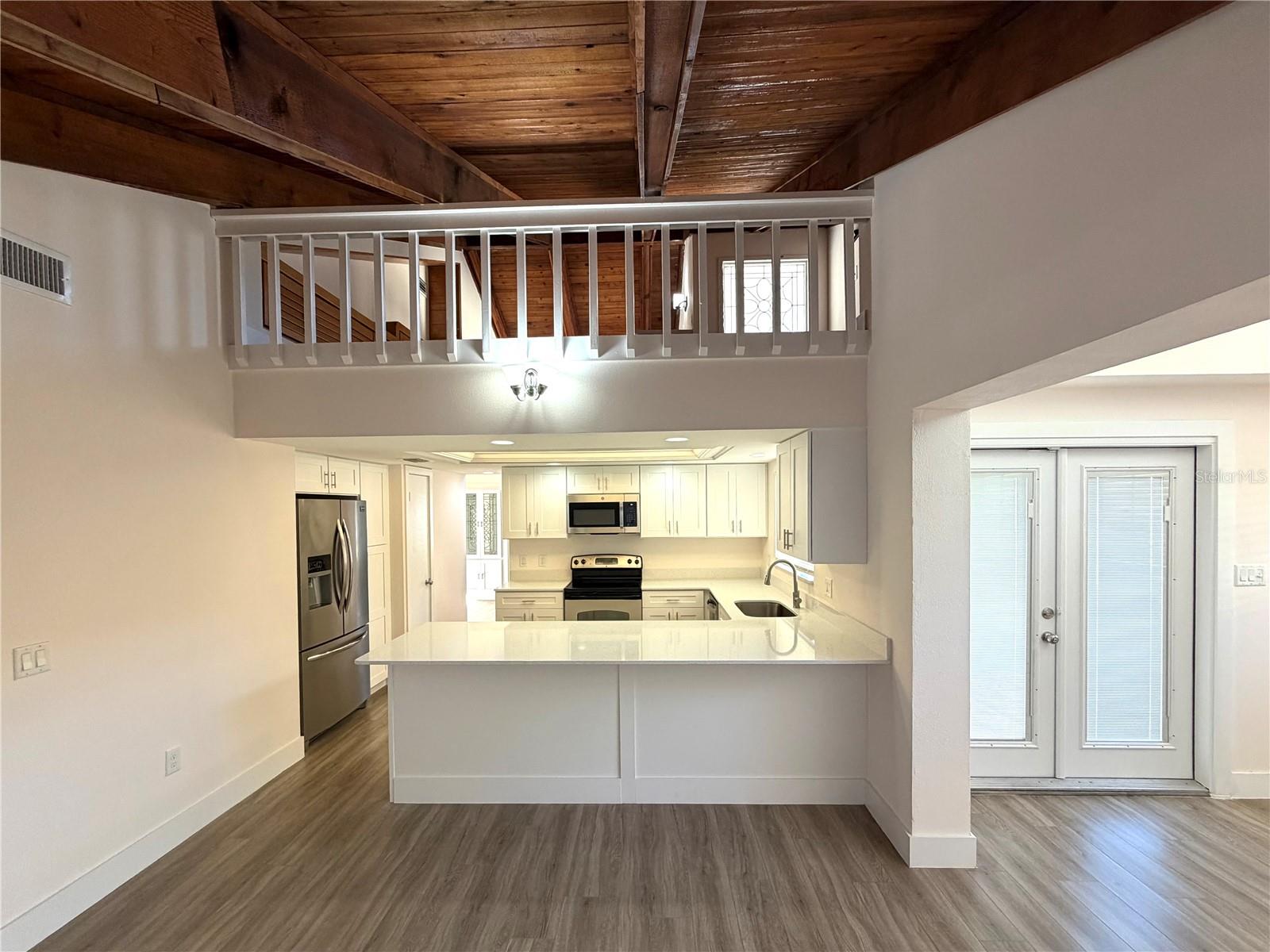 Image 17 of 32 For 4046 Golfside Drive 3