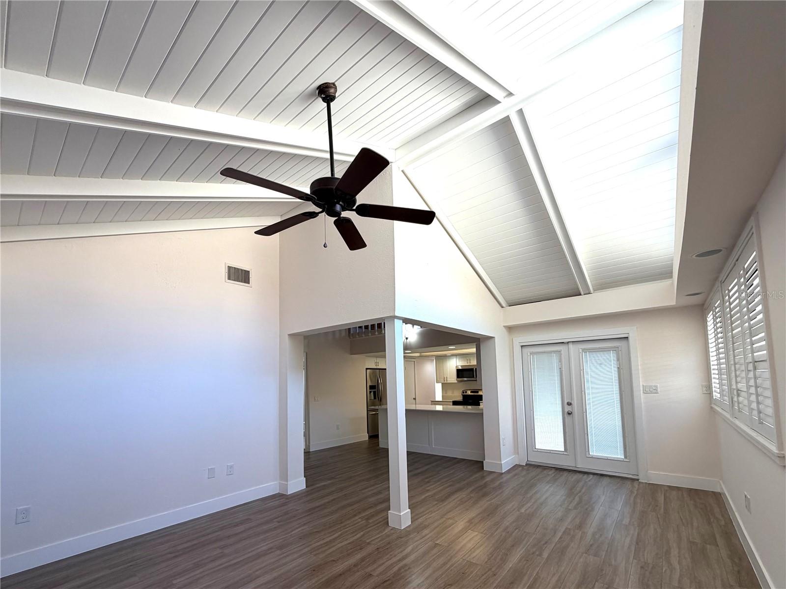 Image 19 of 32 For 4046 Golfside Drive 3