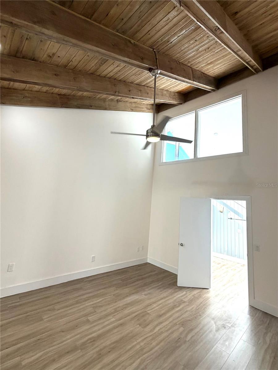 Image 20 of 32 For 4046 Golfside Drive 3