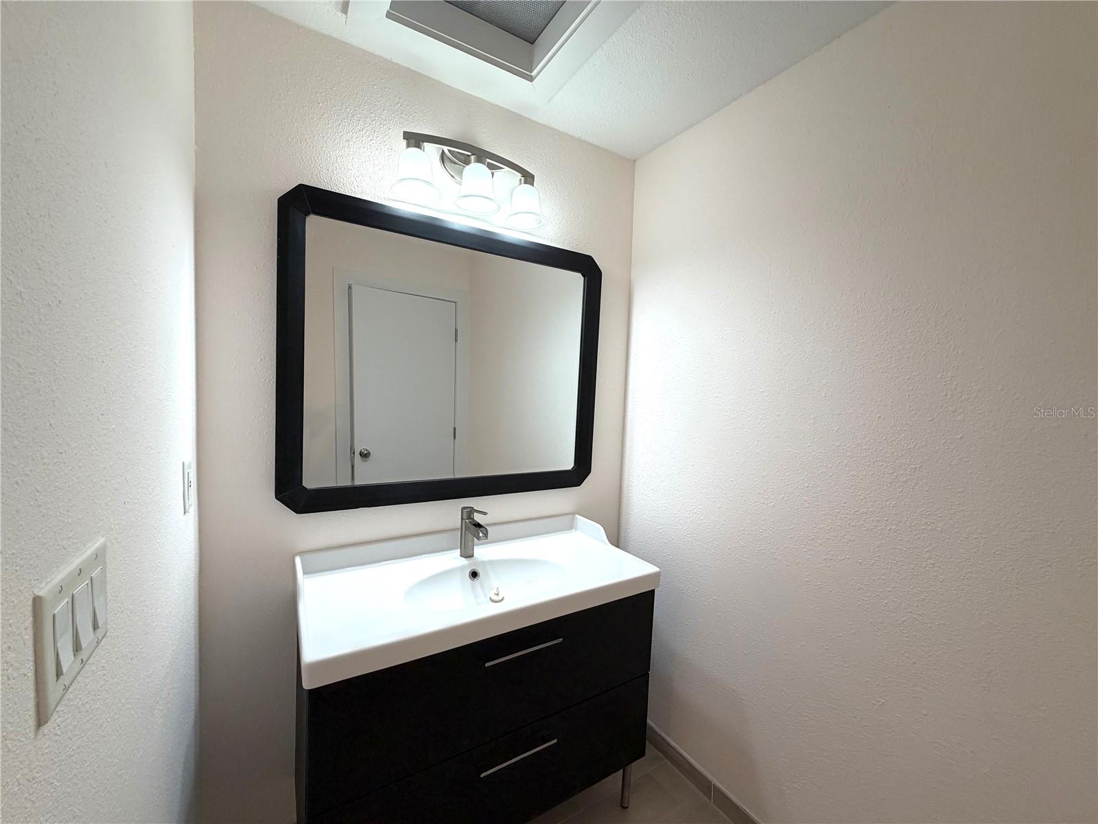 Image 24 of 32 For 4046 Golfside Drive 3