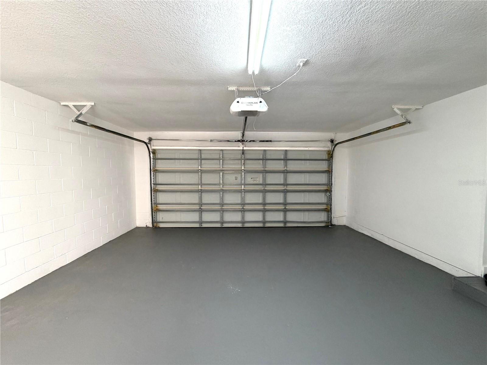 Image 28 of 32 For 4046 Golfside Drive 3