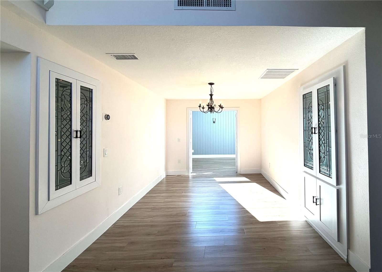 Image 5 of 32 For 4046 Golfside Drive 3