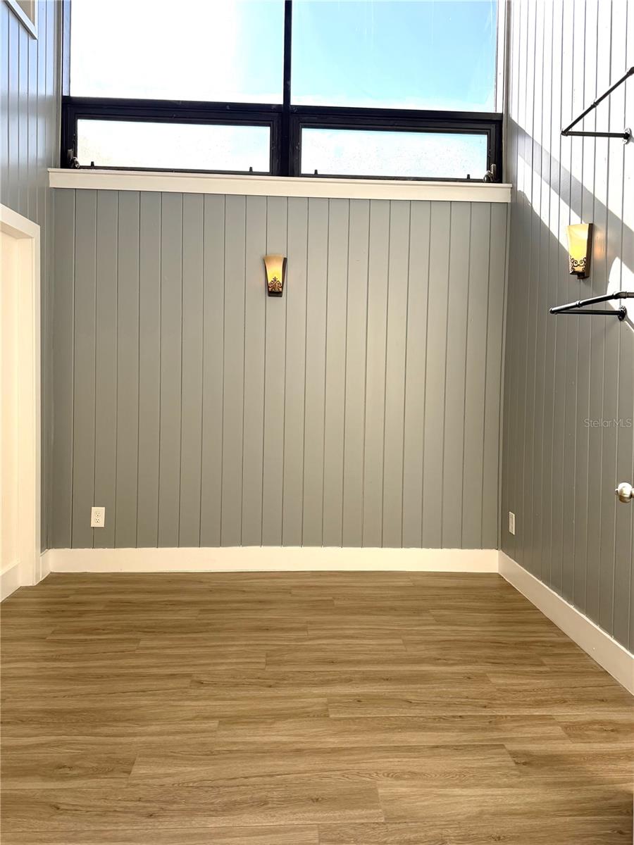 Image 9 of 32 For 4046 Golfside Drive 3