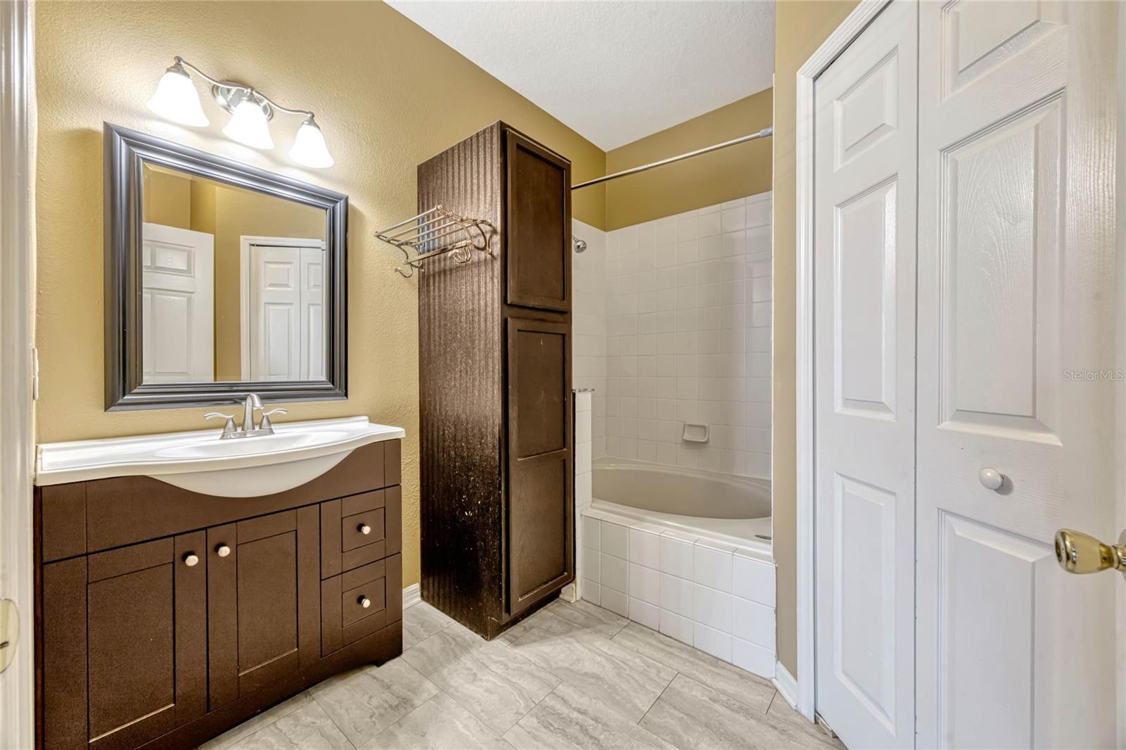 Image 10 of 18 For 14088 Wild Majestic Street