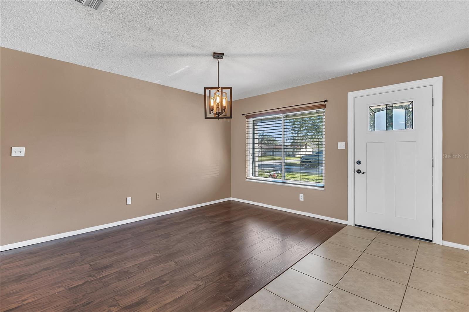 Image 10 of 52 For 10703 Windsor Court