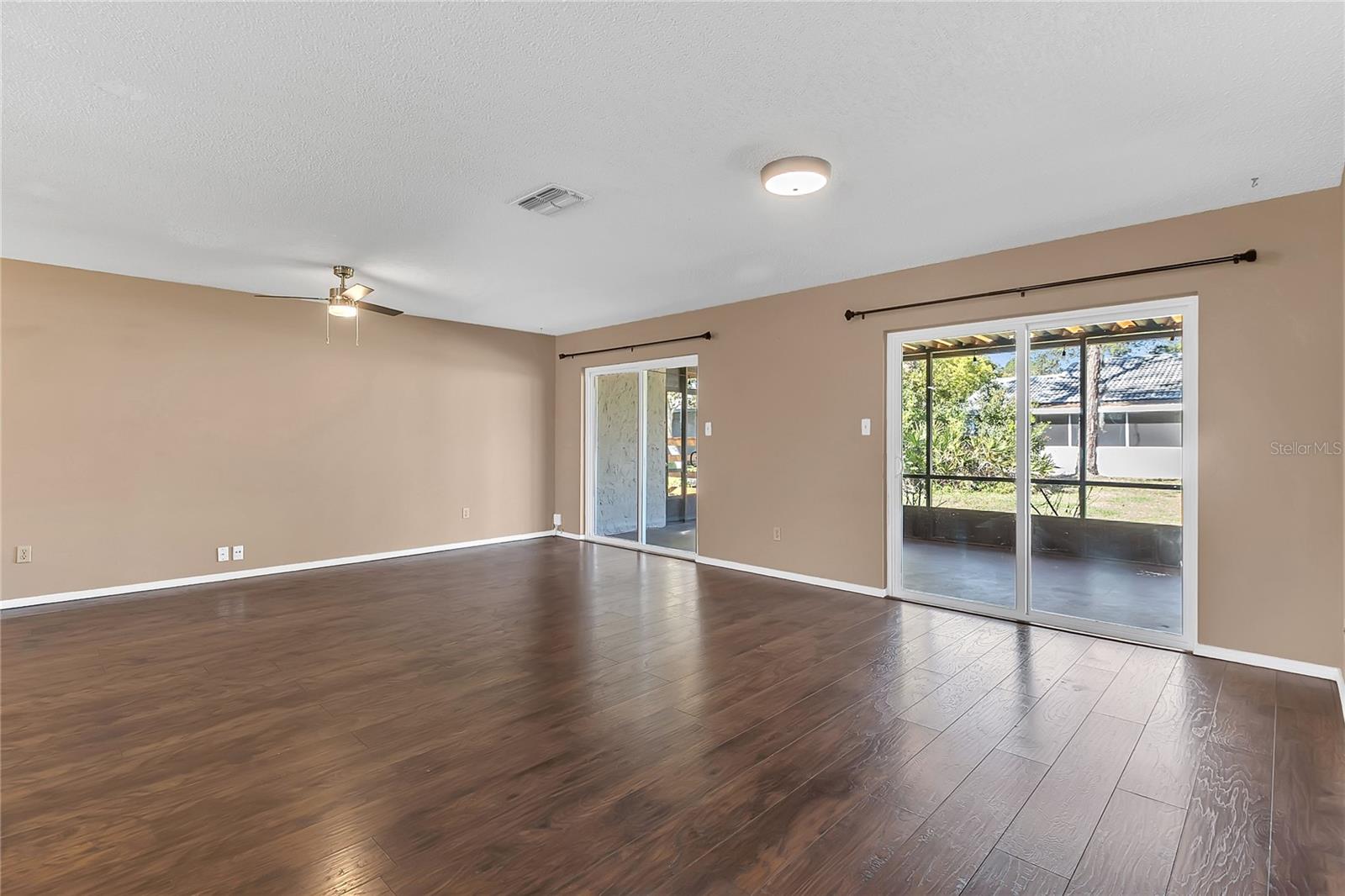 Image 13 of 52 For 10703 Windsor Court