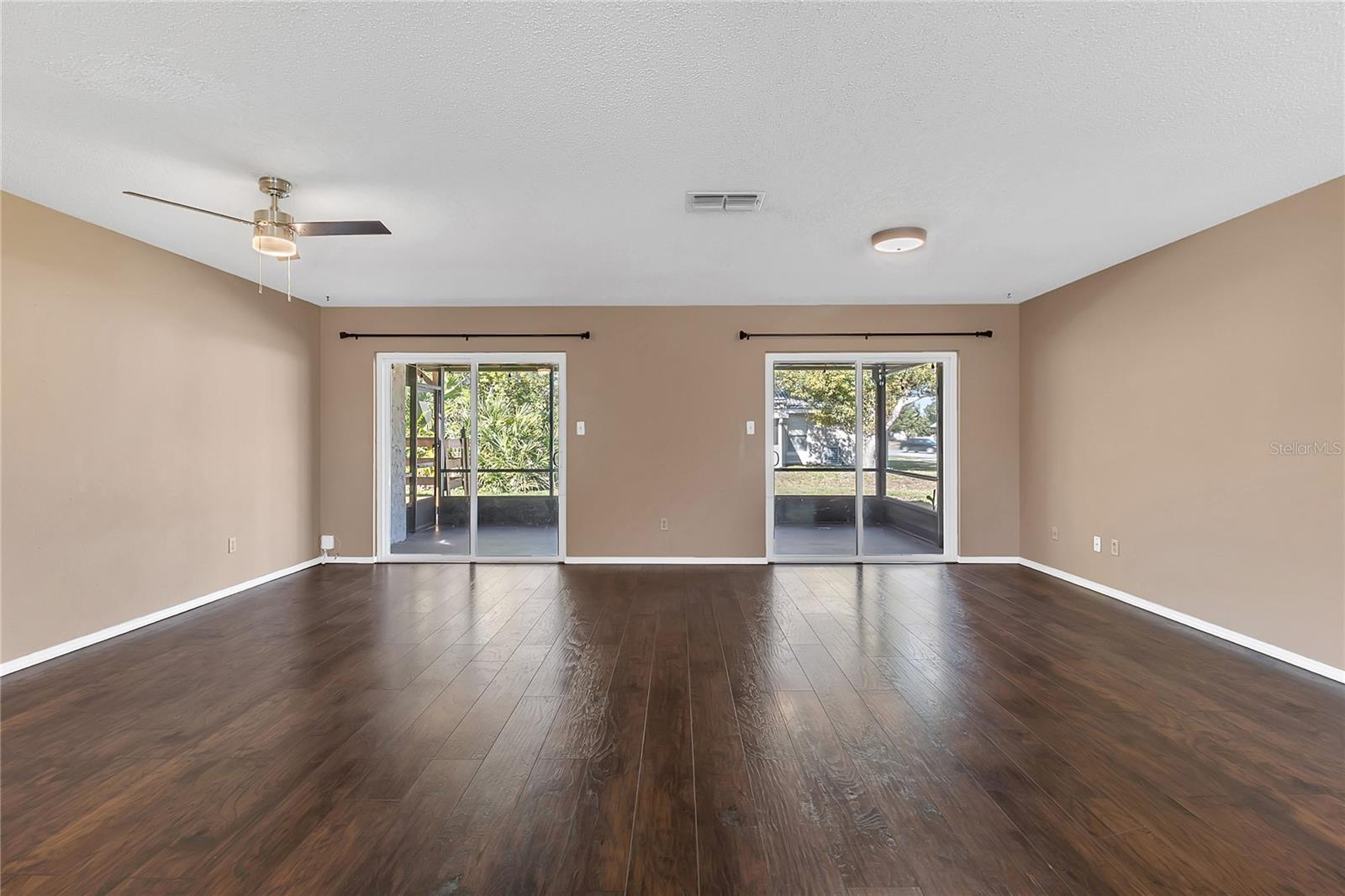 Image 15 of 52 For 10703 Windsor Court