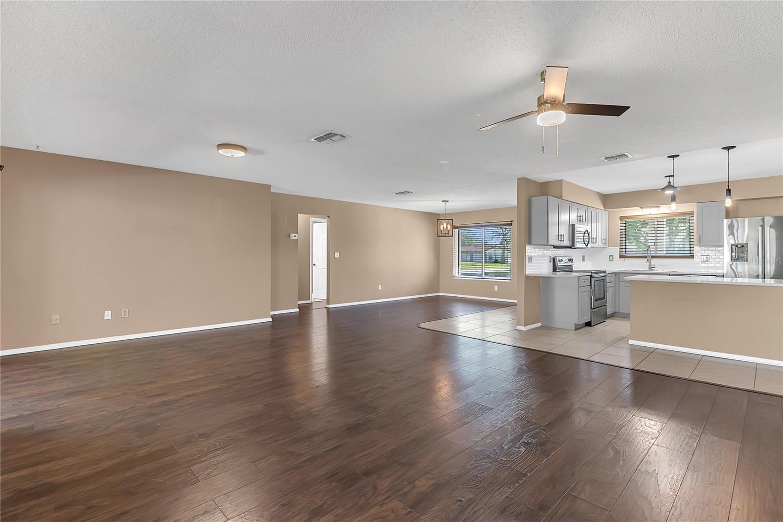 Image 18 of 52 For 10703 Windsor Court