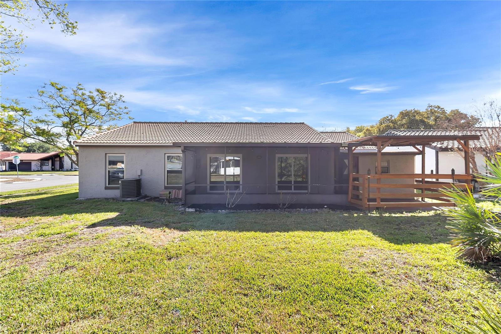 Image 5 of 52 For 10703 Windsor Court