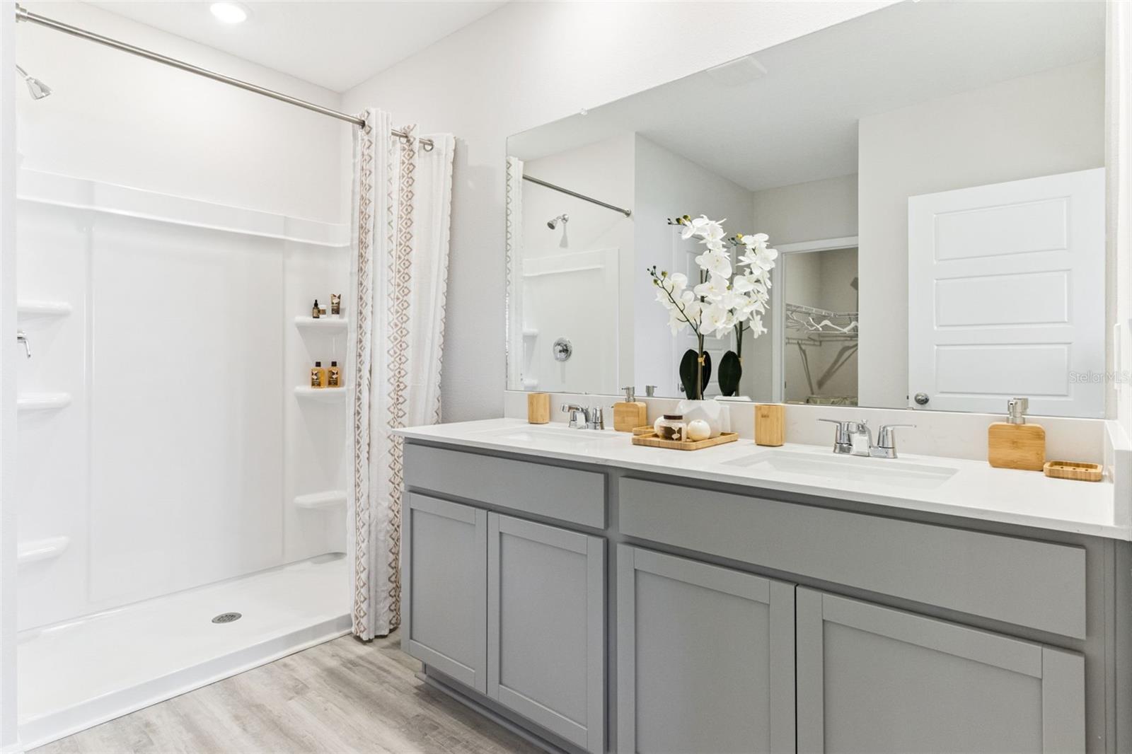 Image 26 of 30 For 3566 Roden Road