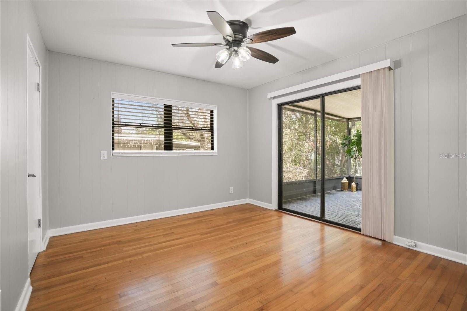 Image 21 of 33 For 524 Byron Road