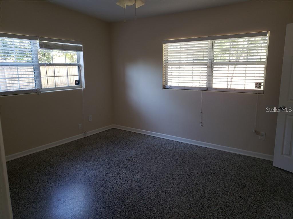 Image 10 of 15 For 1500 Roscomare Avenue