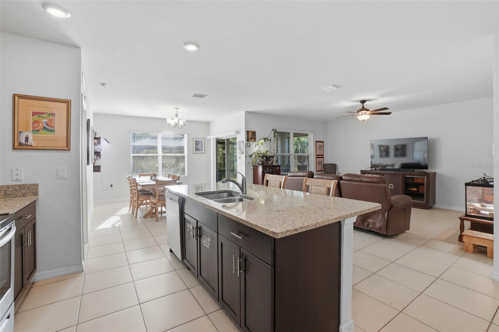 Image 7 of 29 For 231 Meghan Street