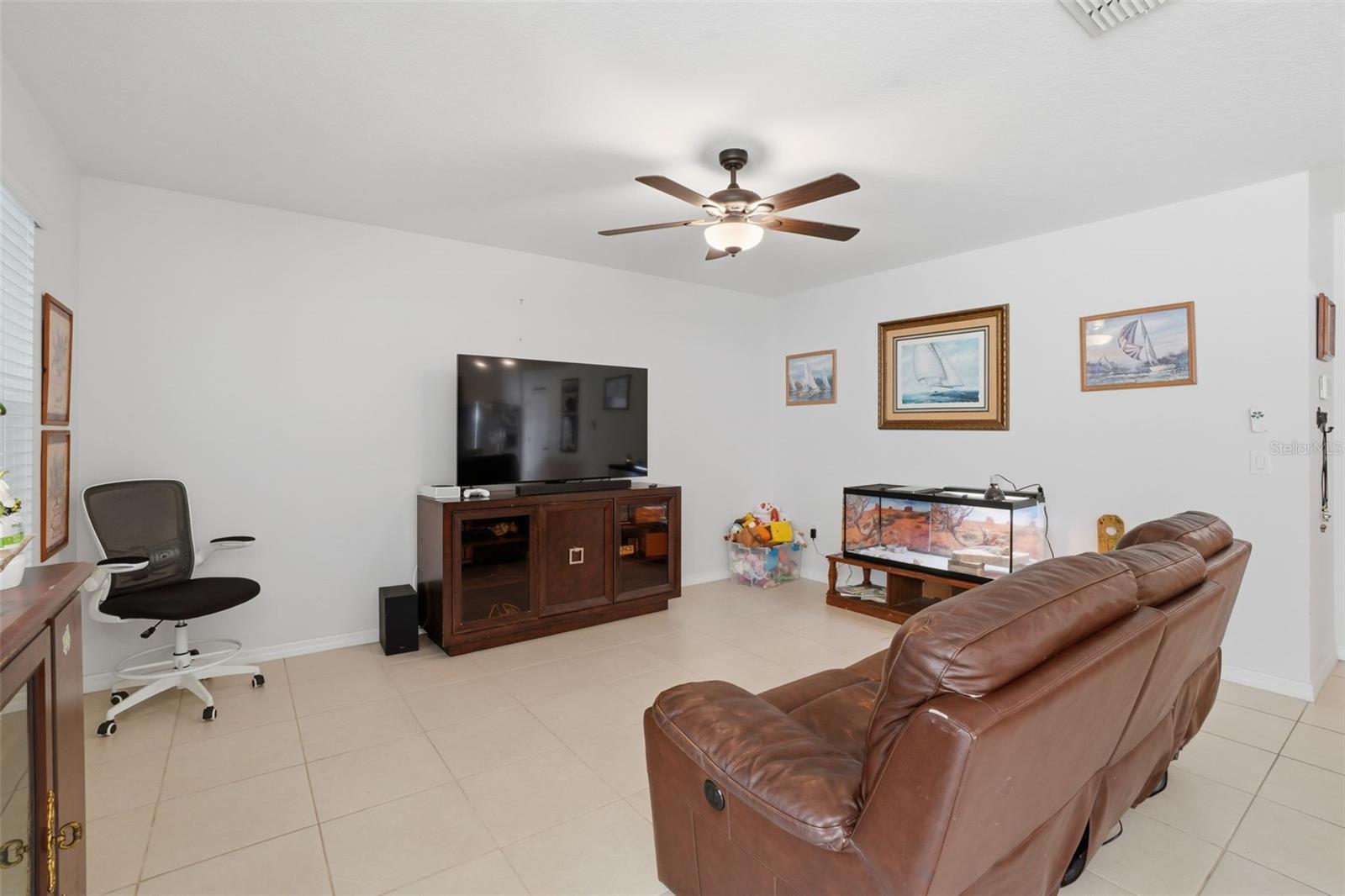 Image 9 of 29 For 231 Meghan Street