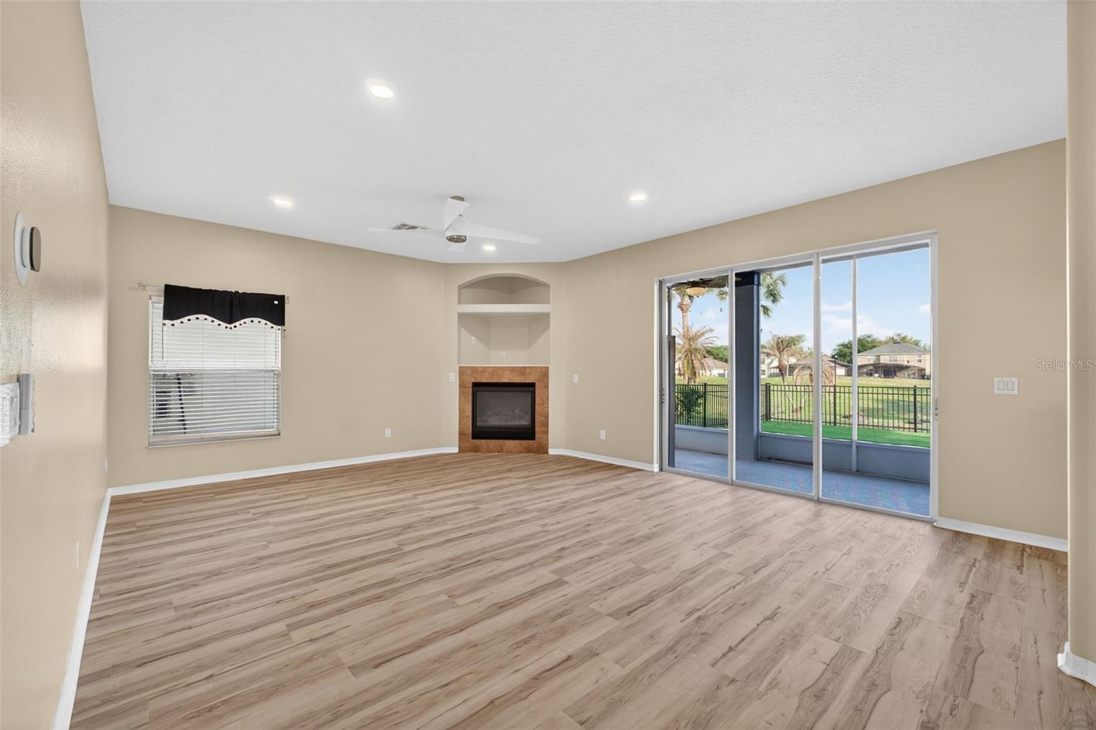 Image 17 of 89 For 15162 Spinnaker Cove Lane