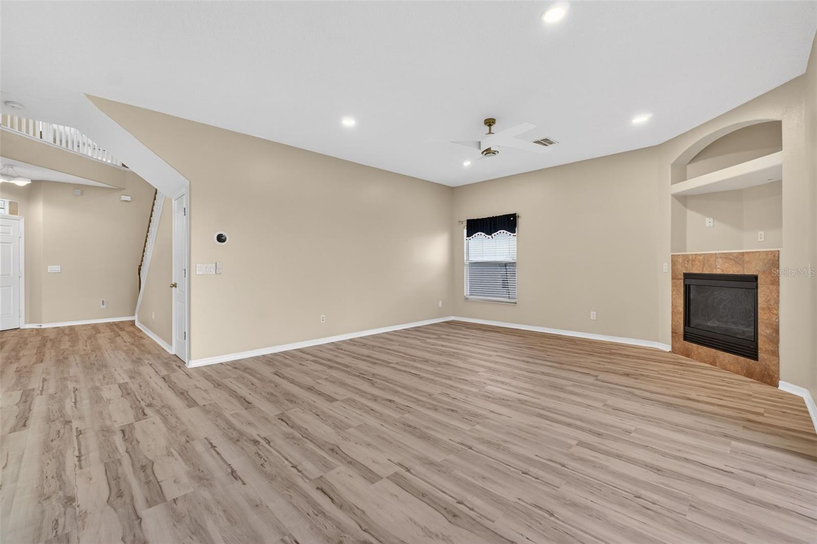 Image 19 of 89 For 15162 Spinnaker Cove Lane