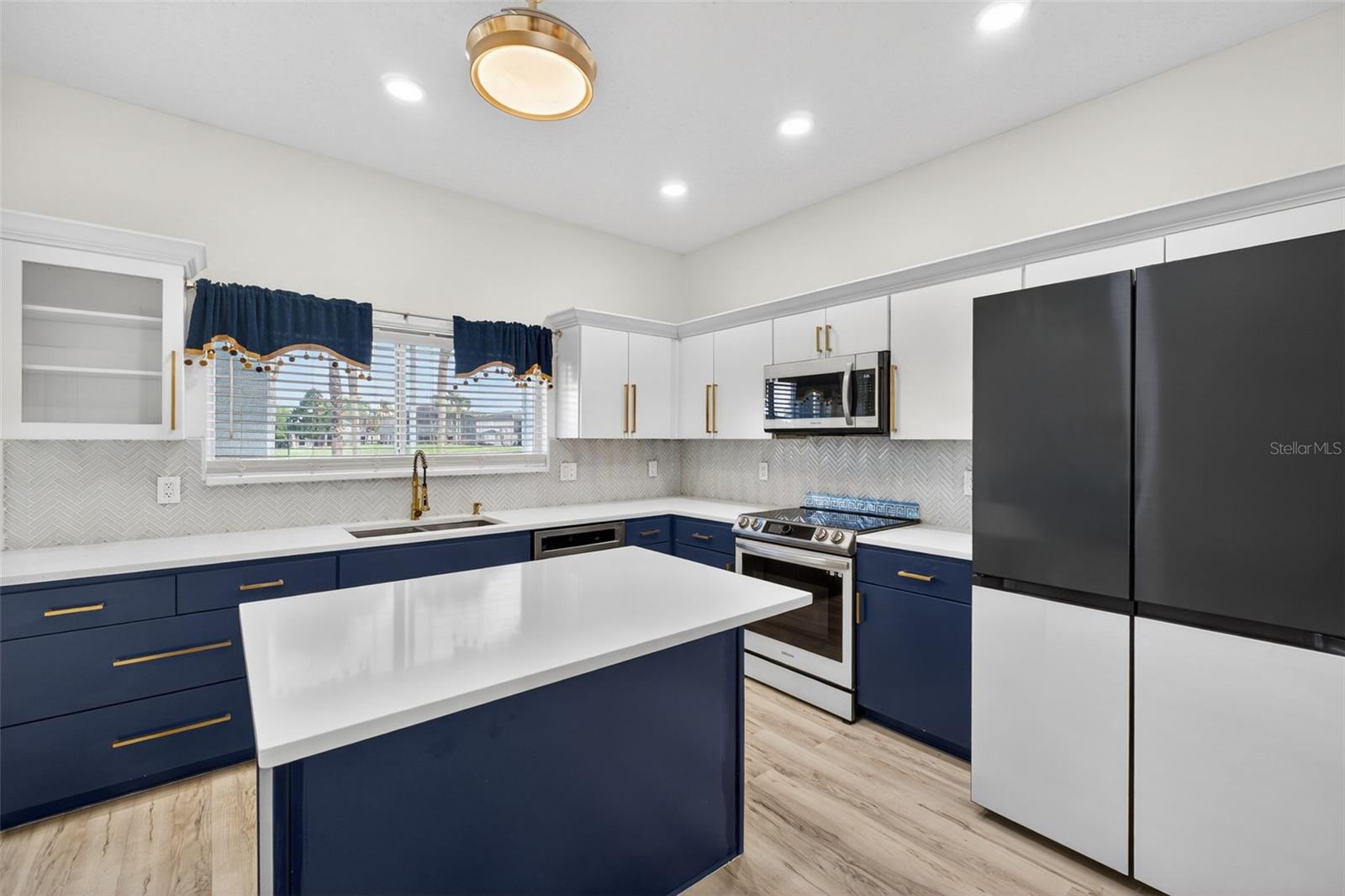 Image 29 of 89 For 15162 Spinnaker Cove Lane