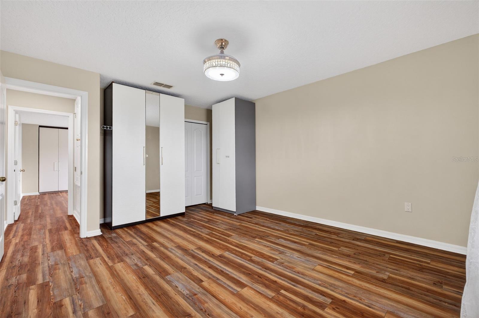 Image 34 of 89 For 15162 Spinnaker Cove Lane