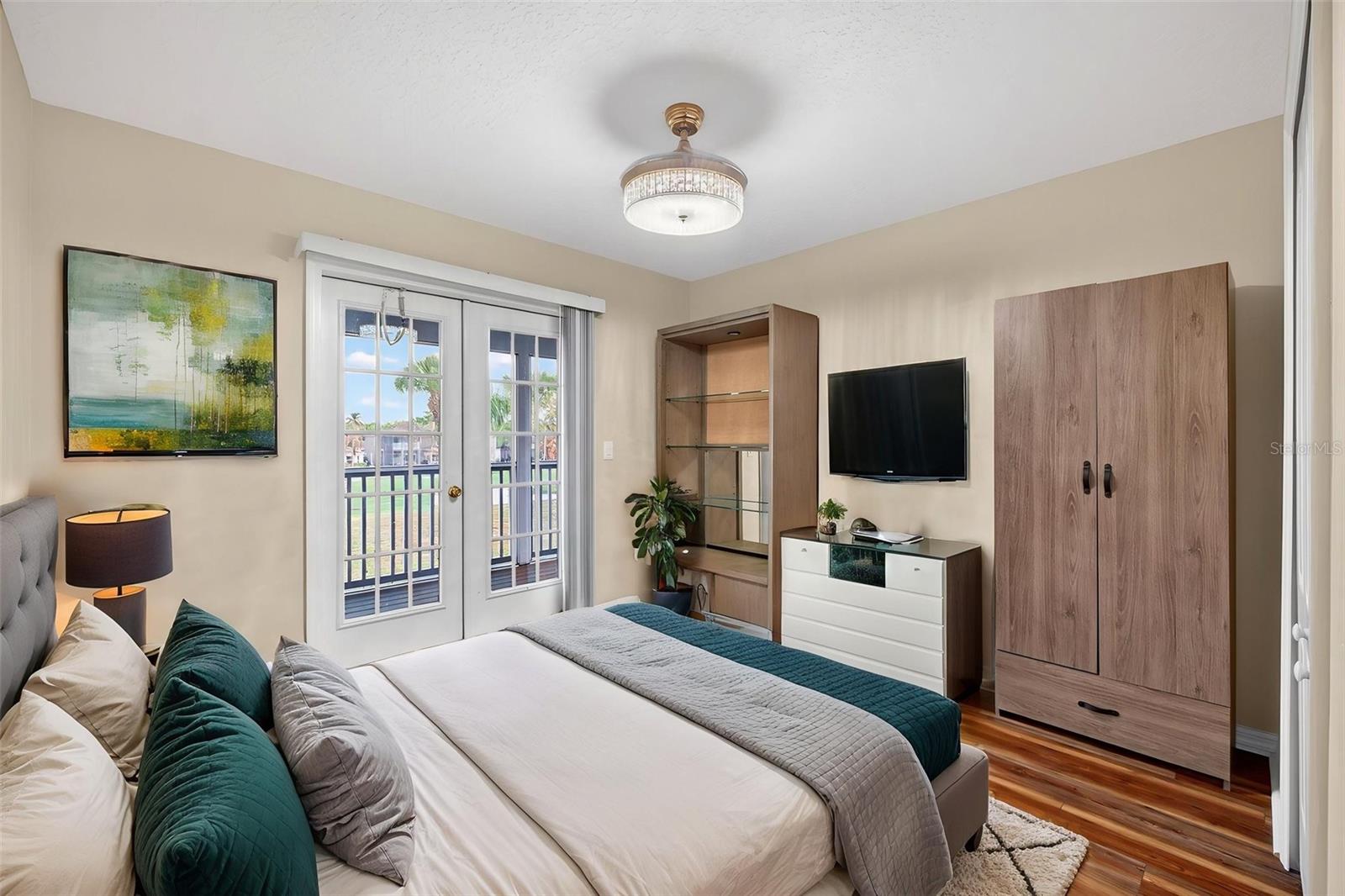 Image 43 of 89 For 15162 Spinnaker Cove Lane