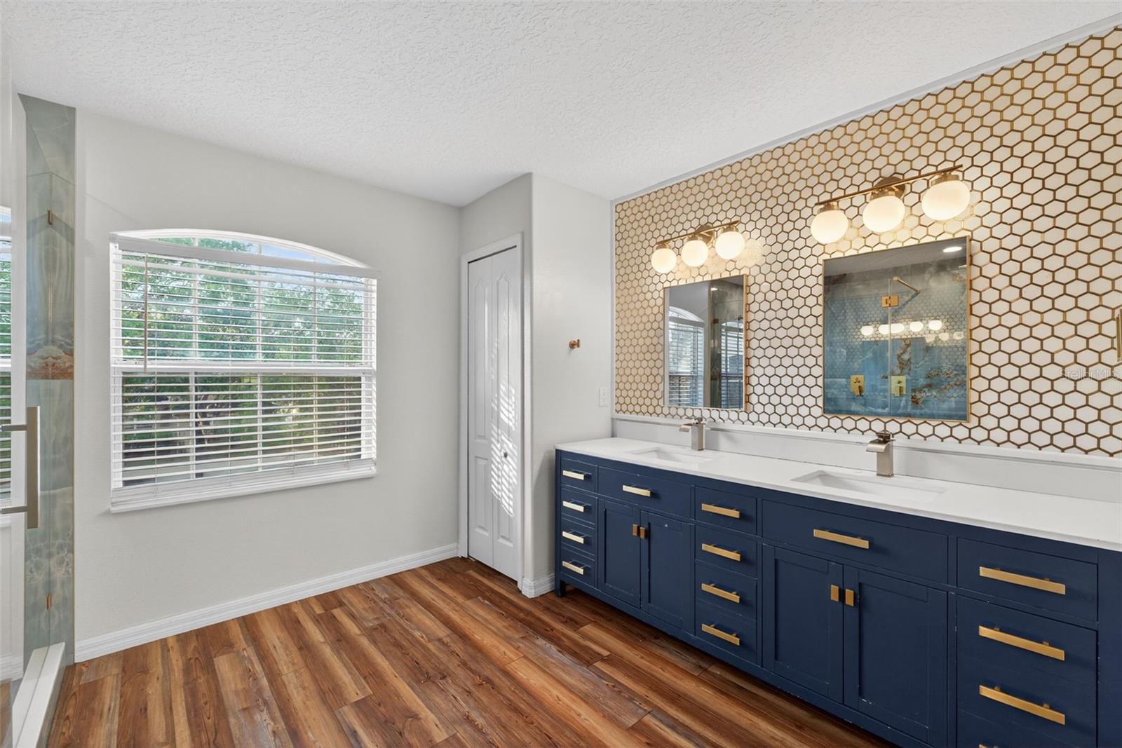 Image 51 of 89 For 15162 Spinnaker Cove Lane