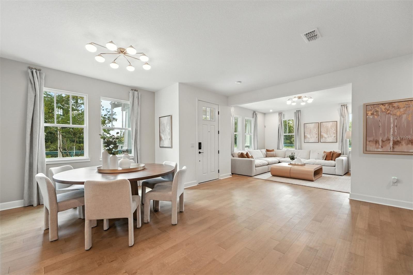 Listing photo id 8 for 1752 Headland Loop