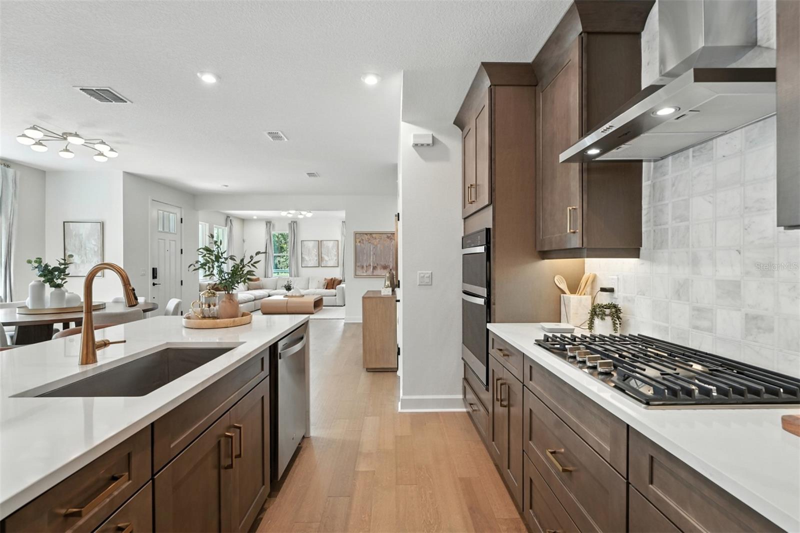 Listing photo id 10 for 1752 Headland Loop