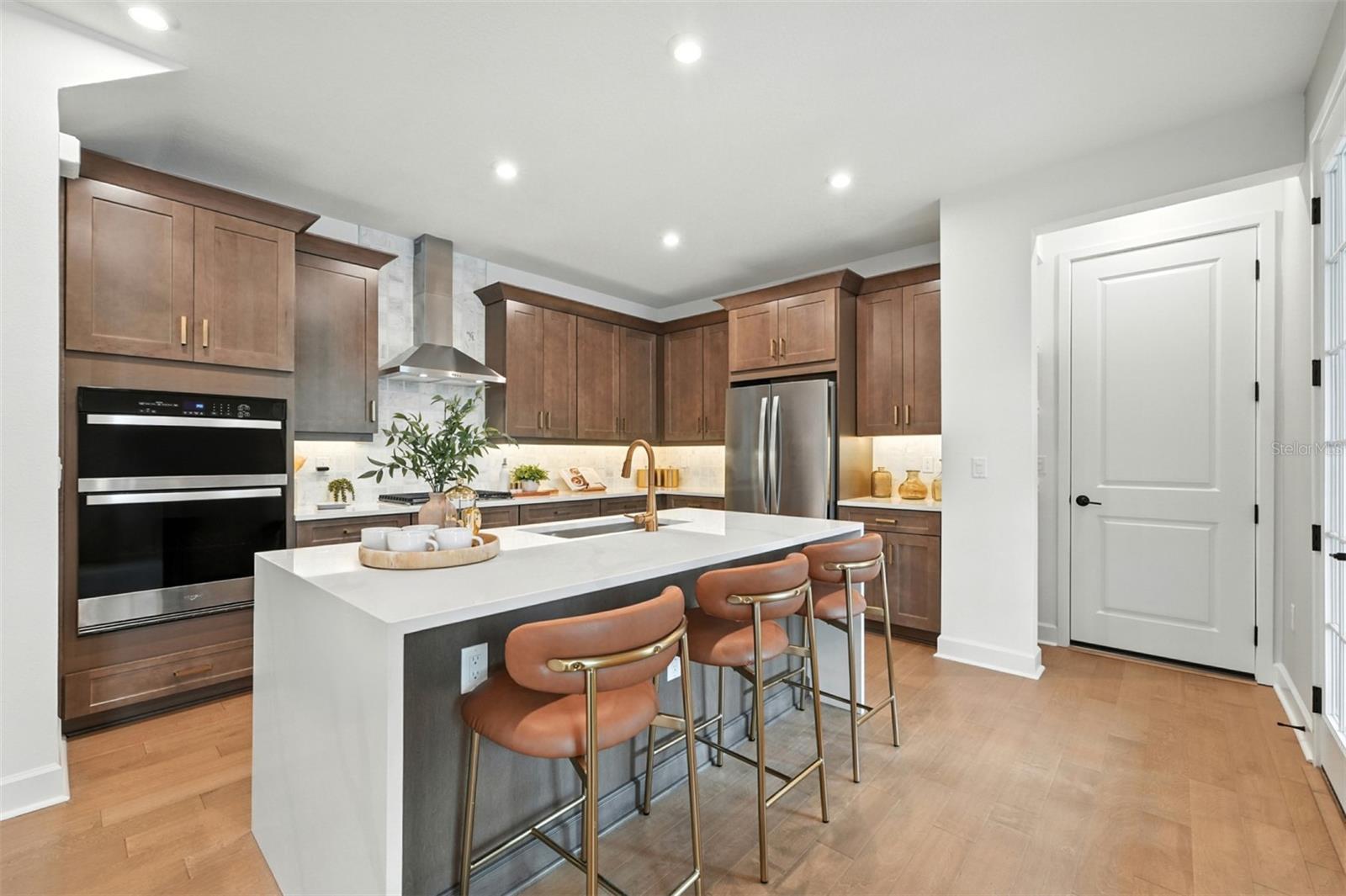 Listing photo id 2 for 1752 Headland Loop