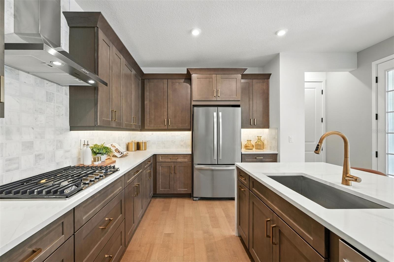 Listing photo id 3 for 1752 Headland Loop