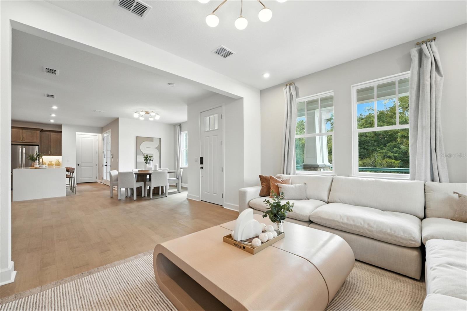 Listing photo id 7 for 1752 Headland Loop