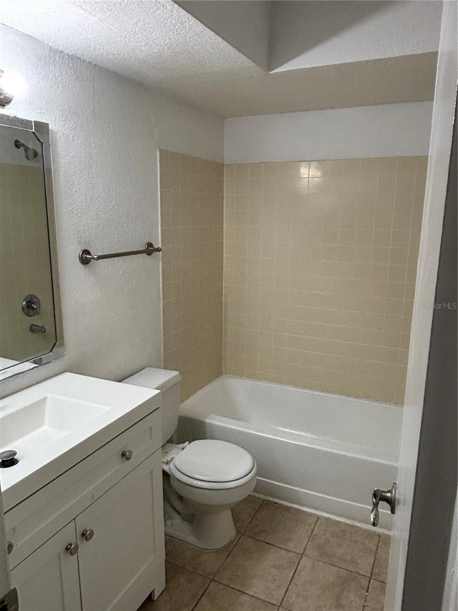 Image 15 of 16 For 5152 Conroy Road 1316