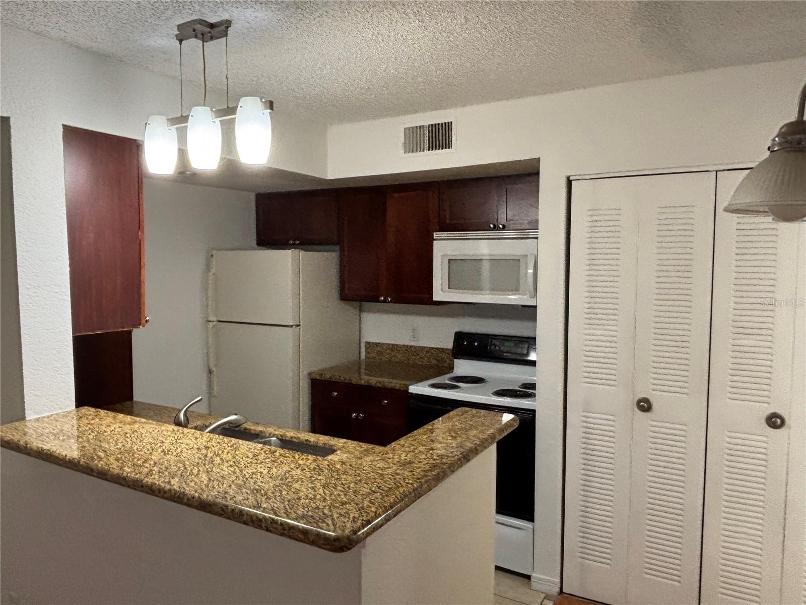 Image 5 of 16 For 5152 Conroy Road 1316