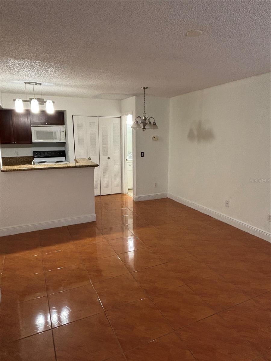 Image 9 of 16 For 5152 Conroy Road 1316