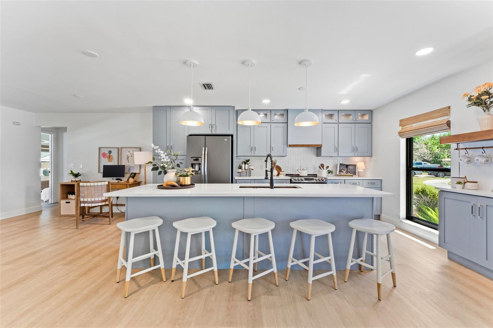 Image 10 of 38 For 5233 Jennifer Place