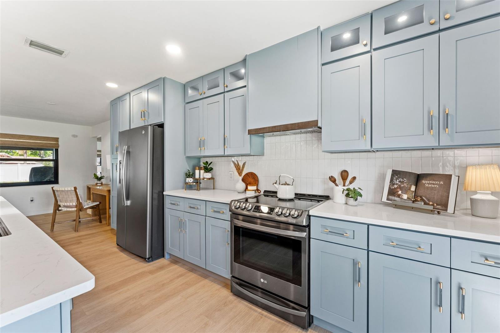 Image 12 of 38 For 5233 Jennifer Place