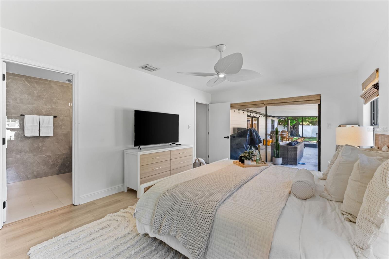 Image 17 of 38 For 5233 Jennifer Place