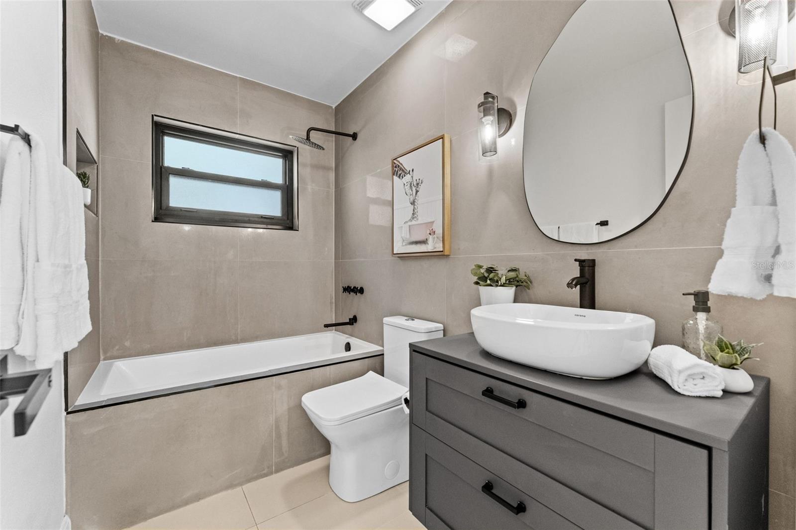 Image 23 of 38 For 5233 Jennifer Place