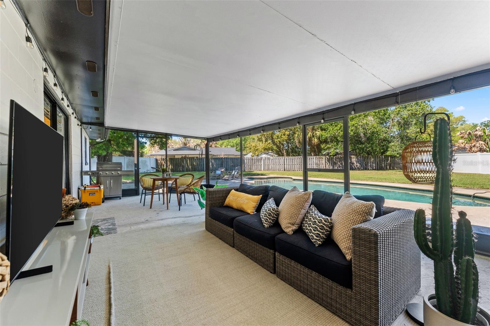 Image 27 of 38 For 5233 Jennifer Place