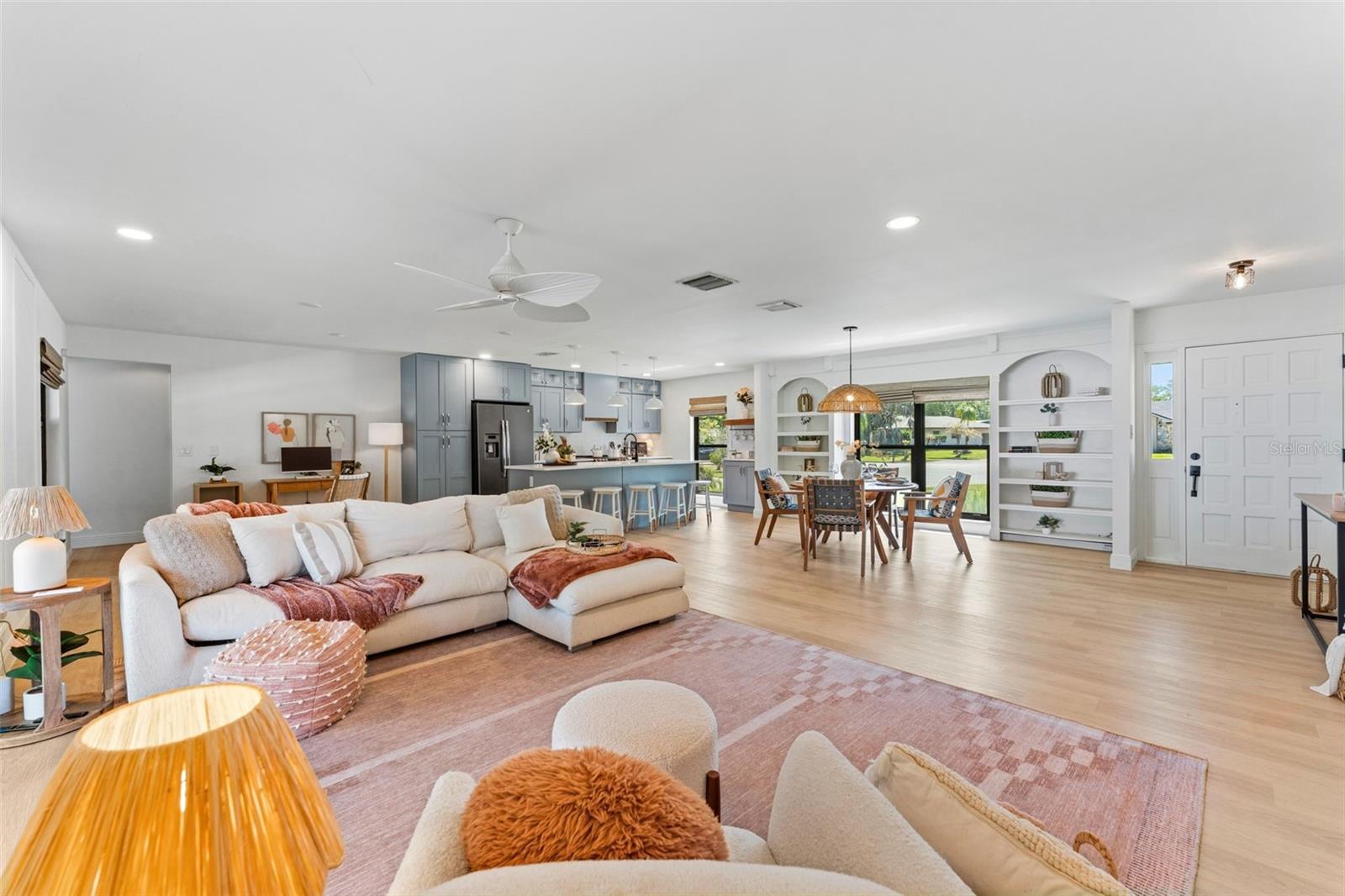 Image 4 of 38 For 5233 Jennifer Place