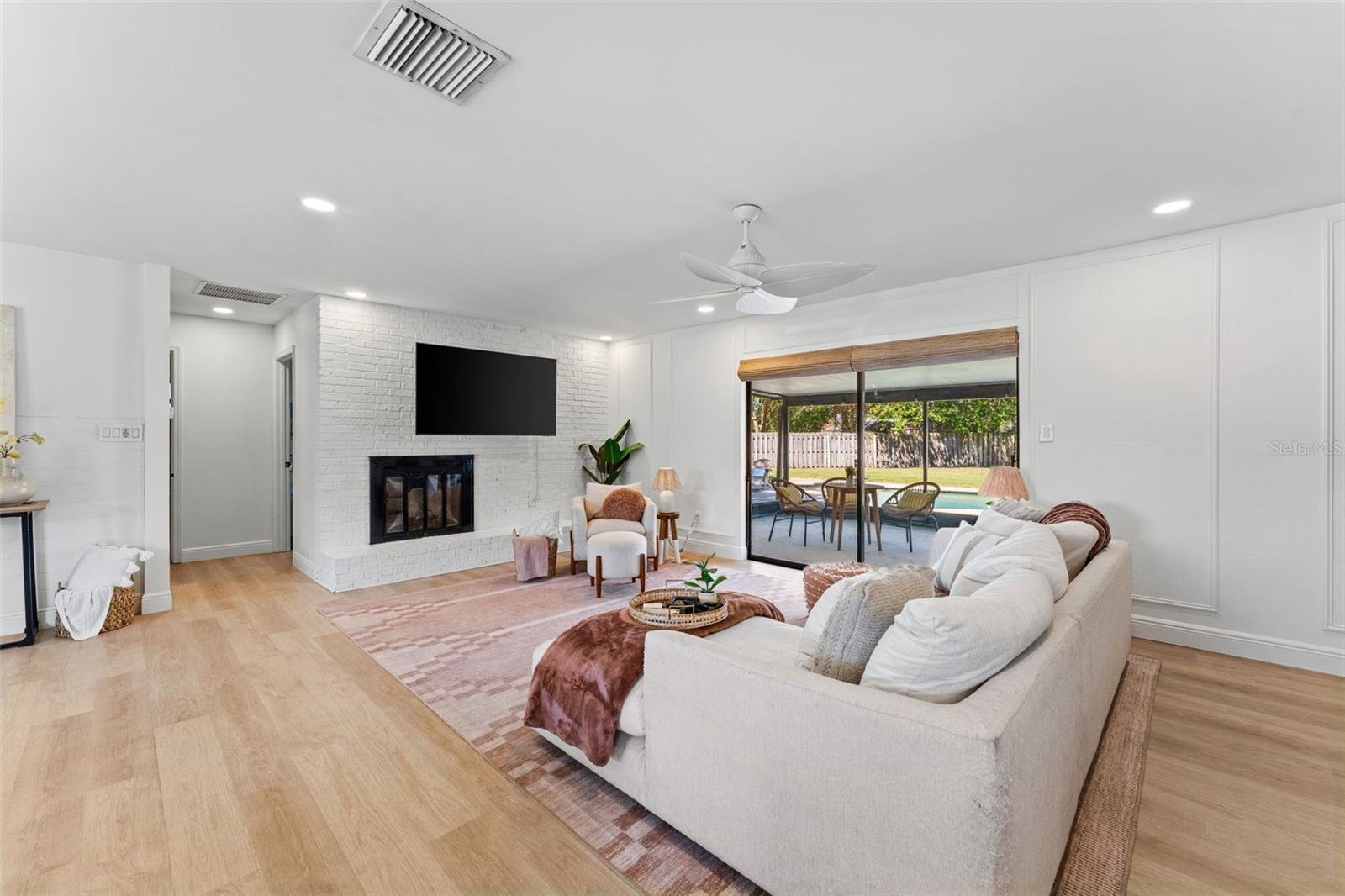 Image 5 of 38 For 5233 Jennifer Place