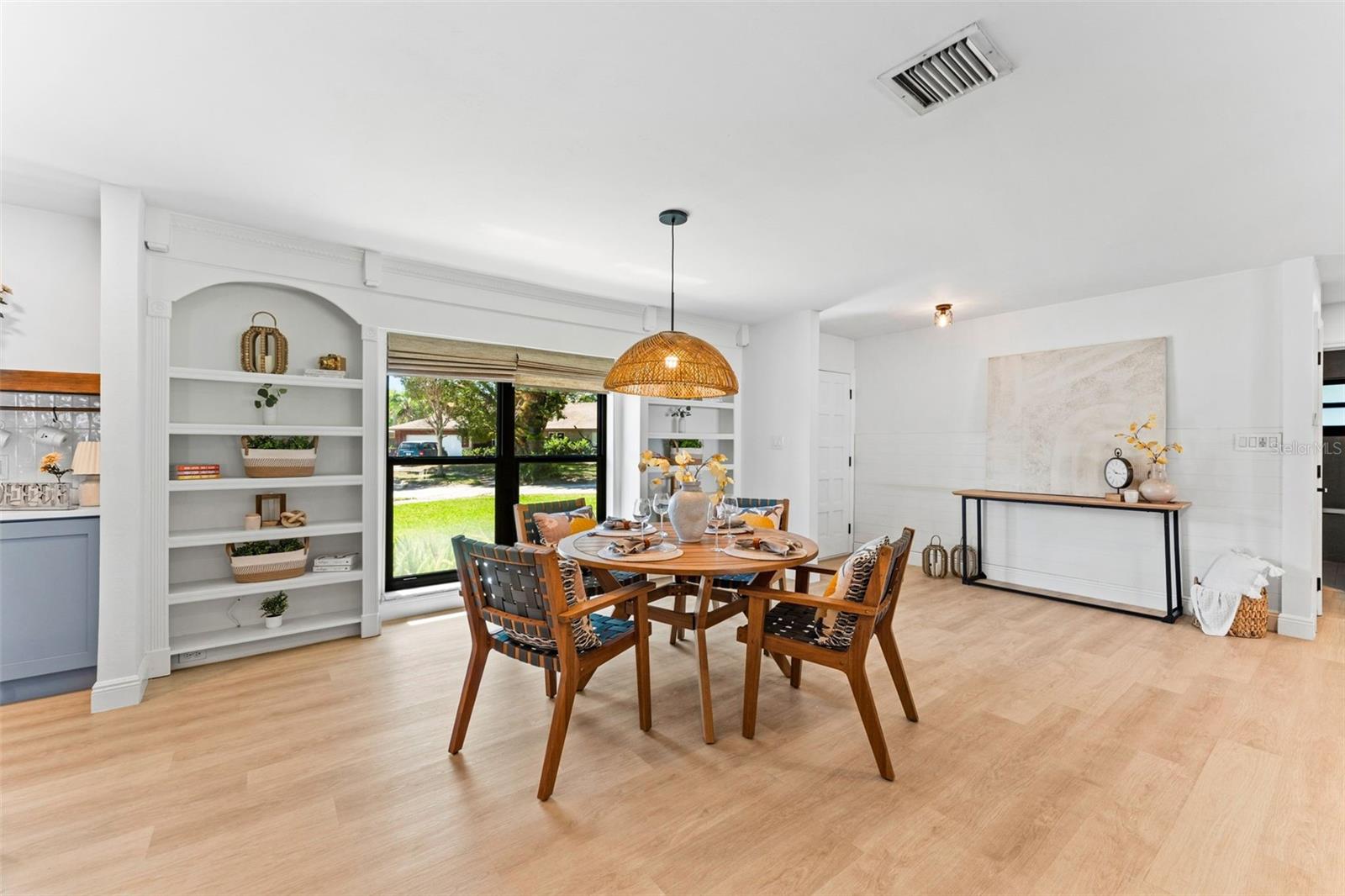 Image 7 of 38 For 5233 Jennifer Place