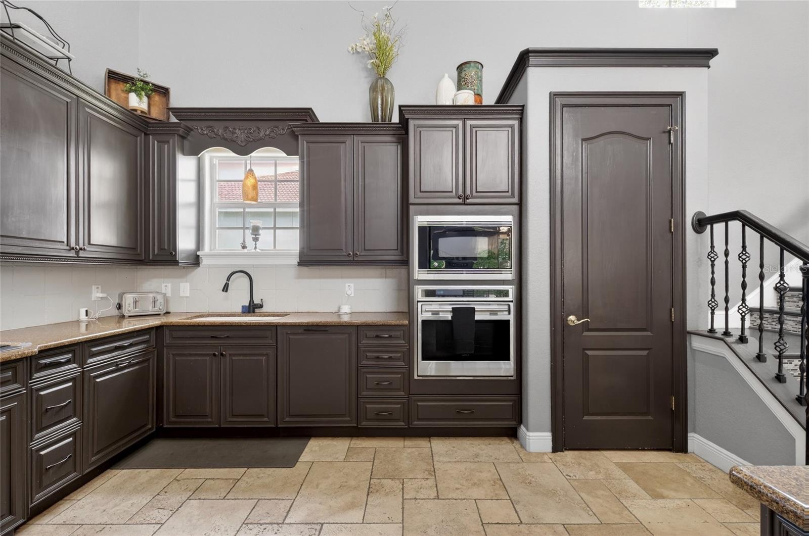 Image 31 of 77 For 11226 Macaw Court