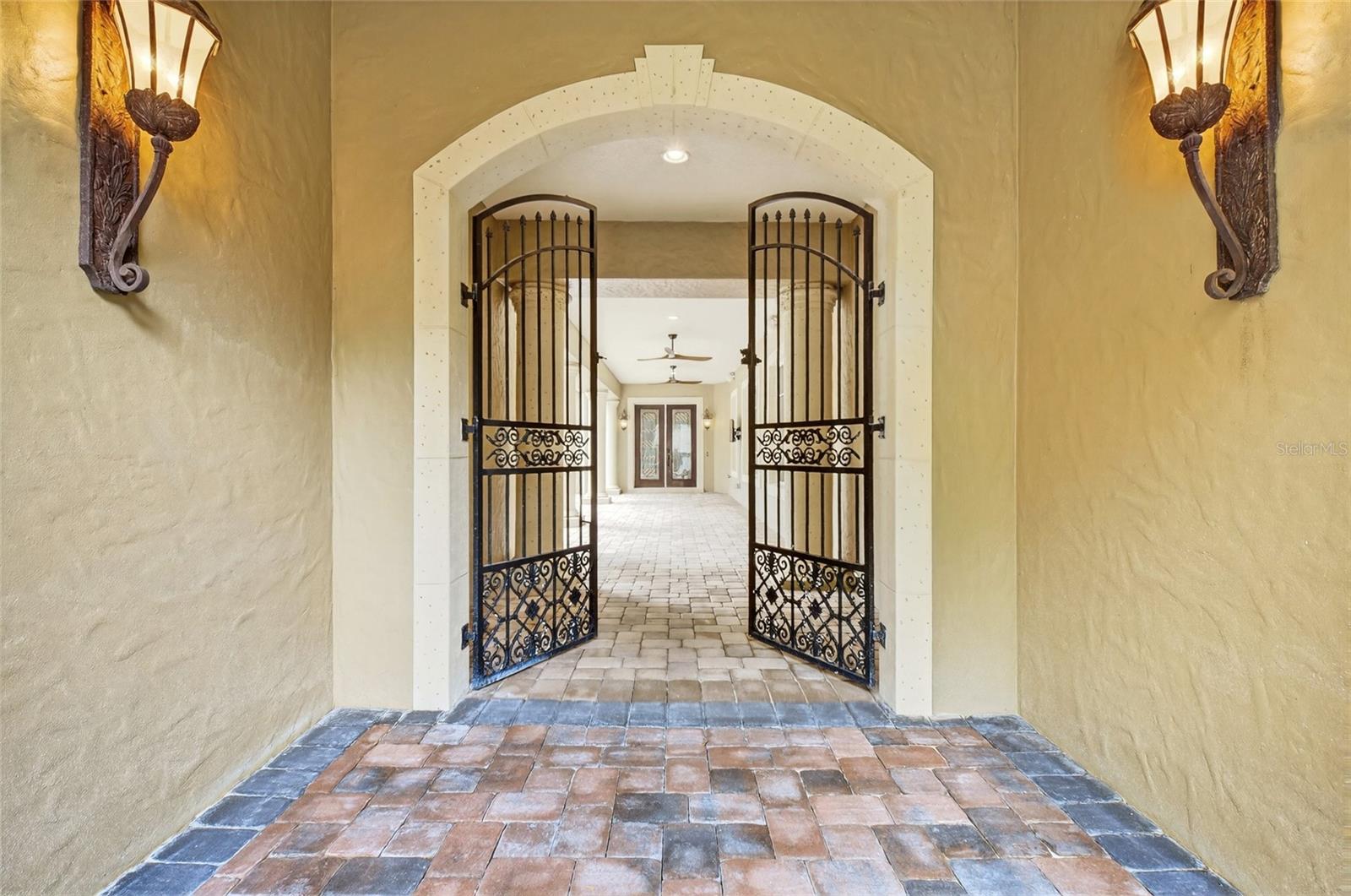 Image 7 of 77 For 11226 Macaw Court